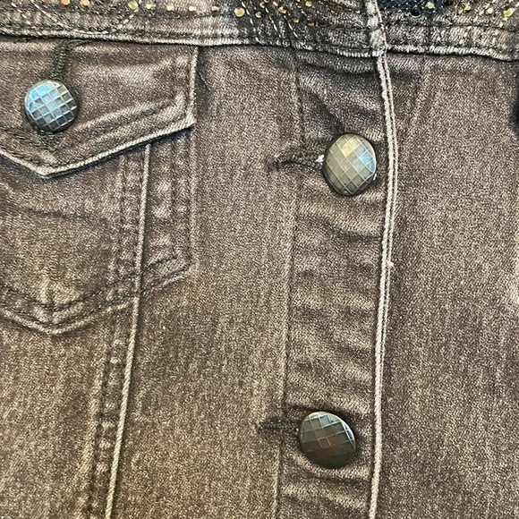 Dress Barn - women’s jean jacket with beautiful studded design, adjustable waist - Picture 4 of 9